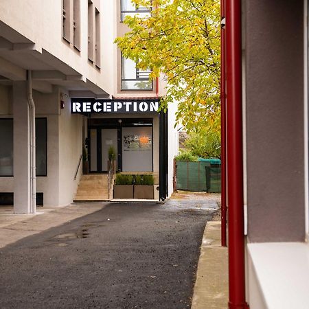 אפרטהוטל אוטופן Bucharest Airport Accomodation מראה חיצוני תמונה