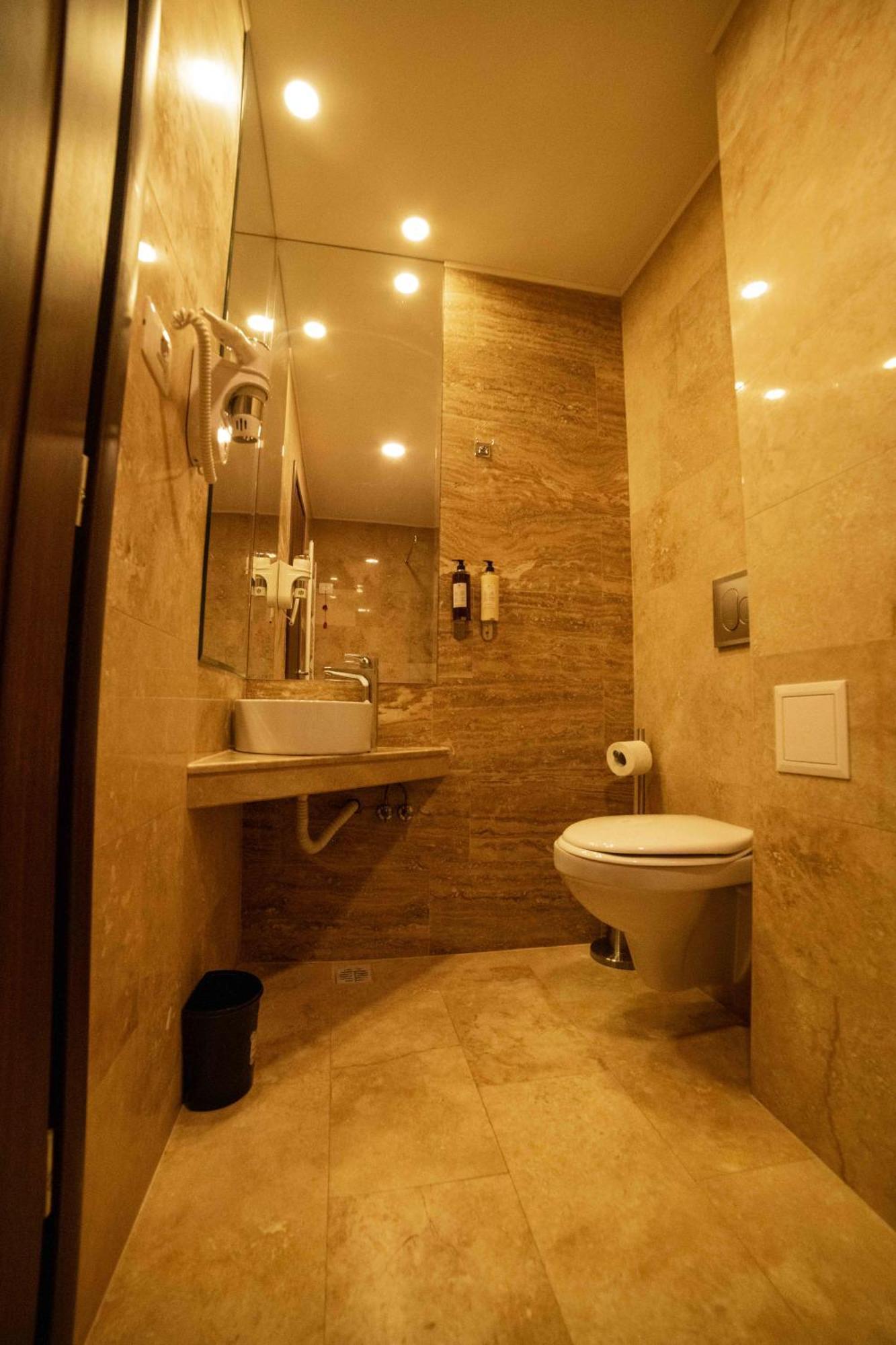 אפרטהוטל אוטופן Bucharest Airport Accomodation מראה חיצוני תמונה
