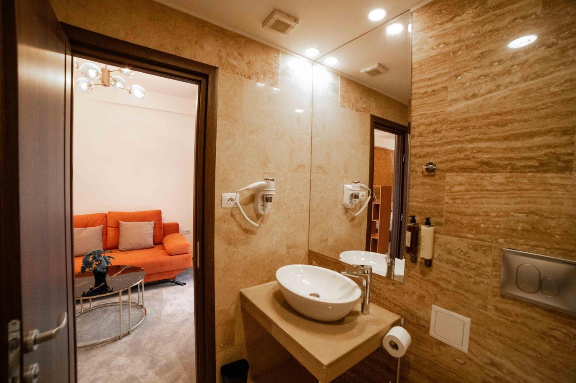 אפרטהוטל אוטופן Bucharest Airport Accomodation מראה חיצוני תמונה
