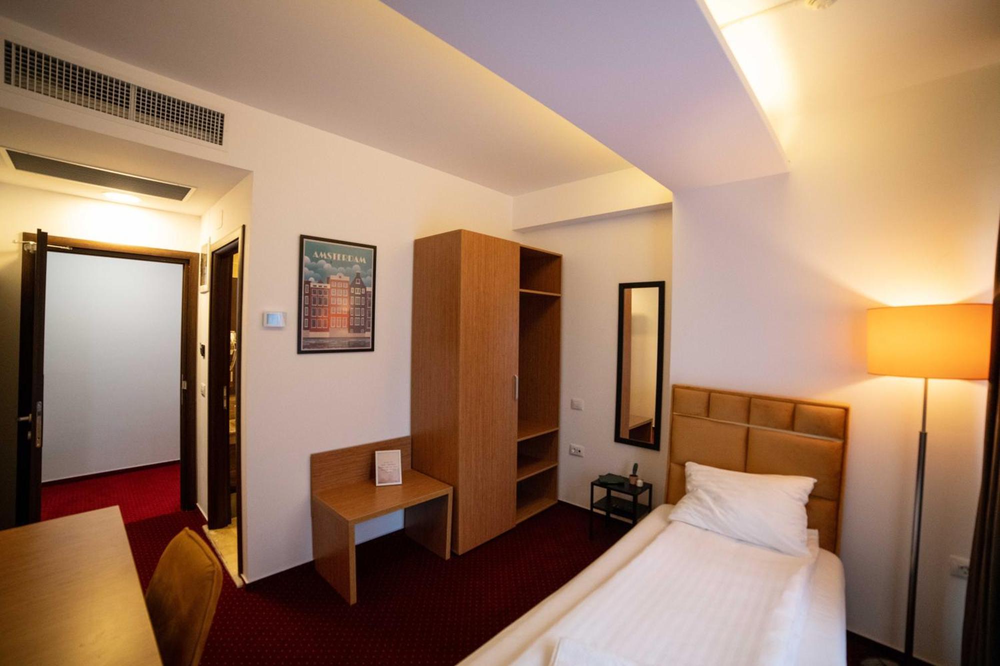 אפרטהוטל אוטופן Bucharest Airport Accomodation מראה חיצוני תמונה