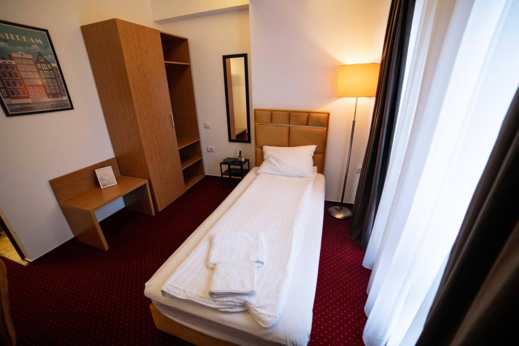 אפרטהוטל אוטופן Bucharest Airport Accomodation מראה חיצוני תמונה