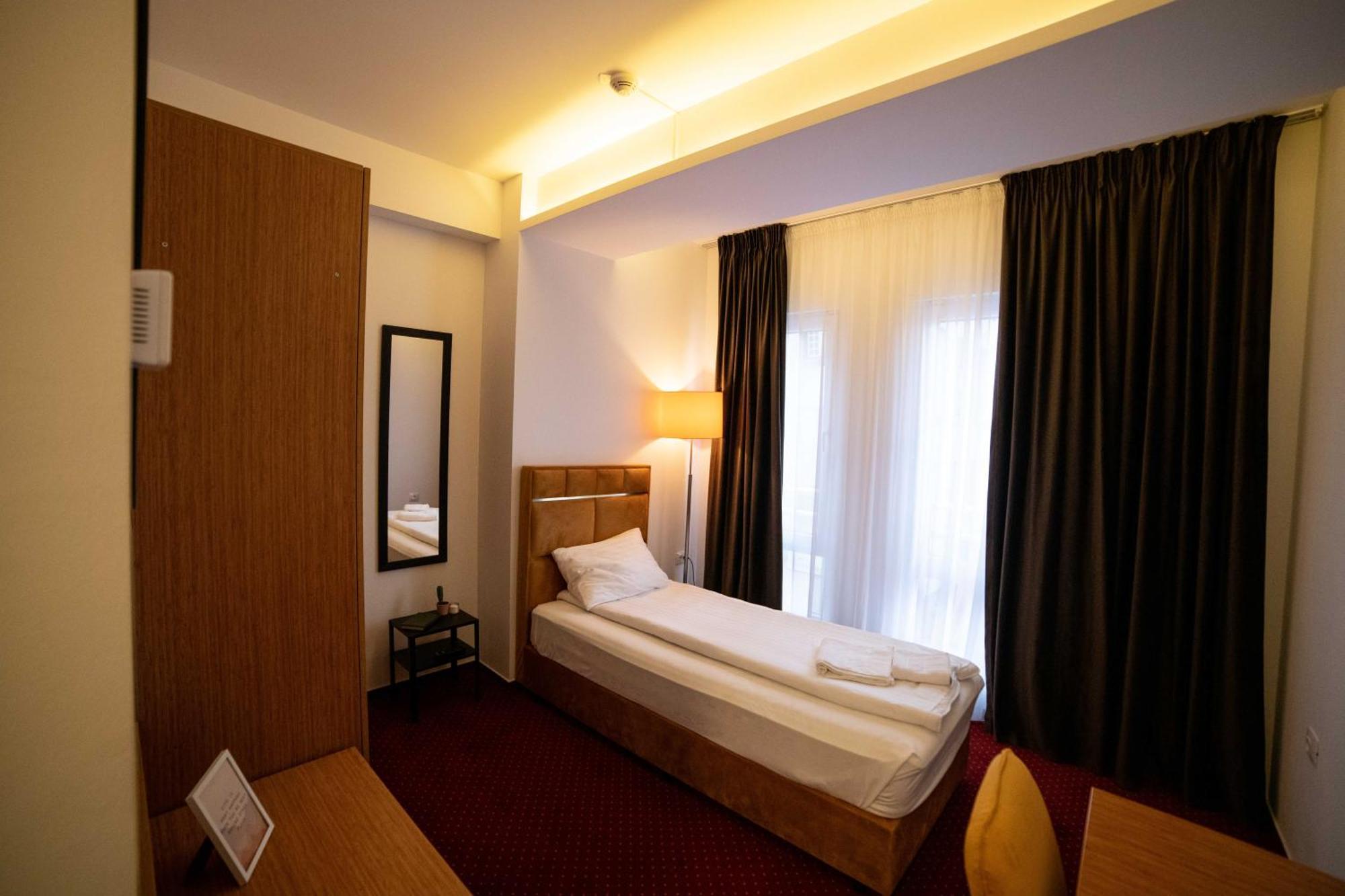 אפרטהוטל אוטופן Bucharest Airport Accomodation מראה חיצוני תמונה