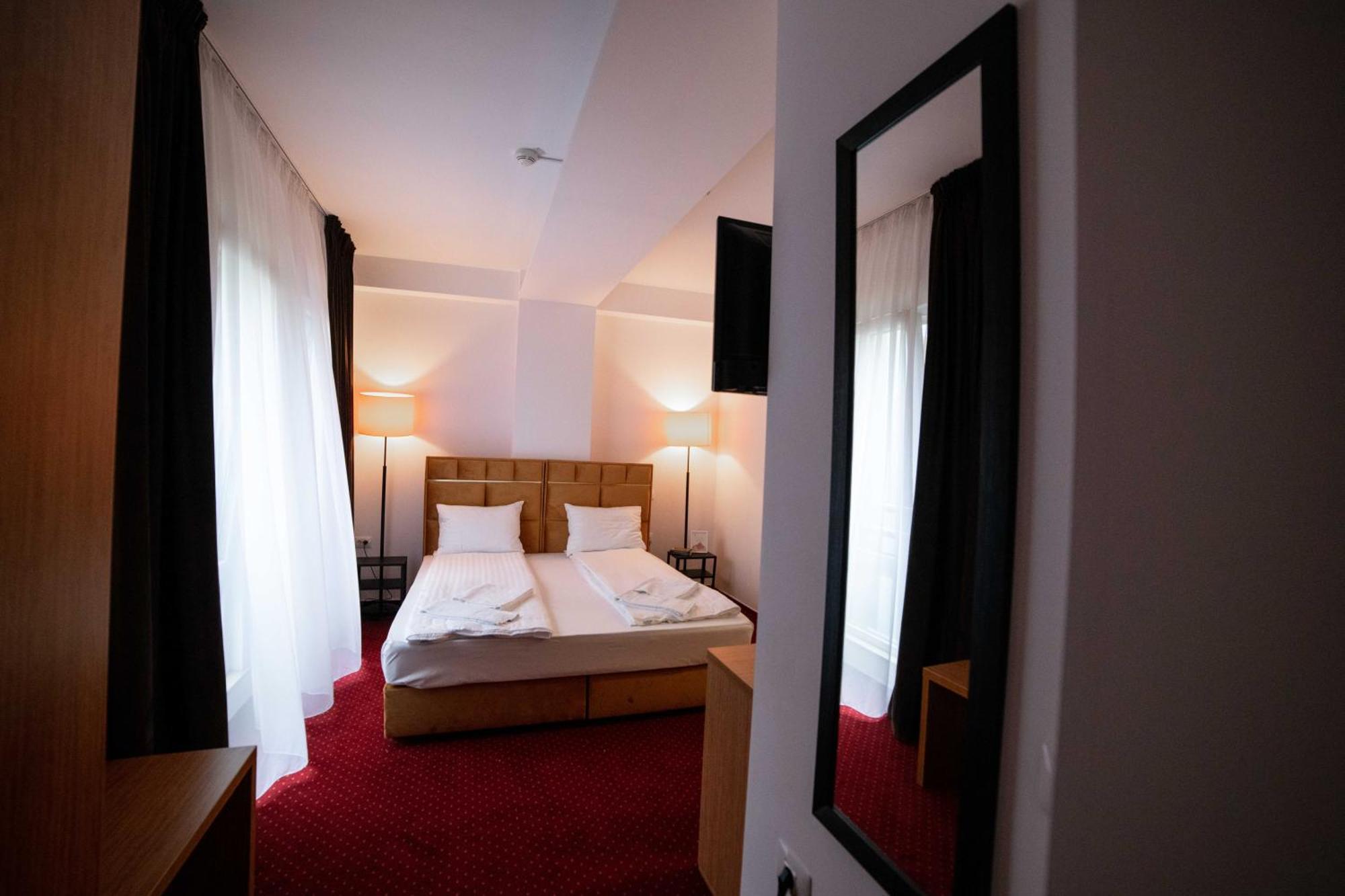 אפרטהוטל אוטופן Bucharest Airport Accomodation מראה חיצוני תמונה